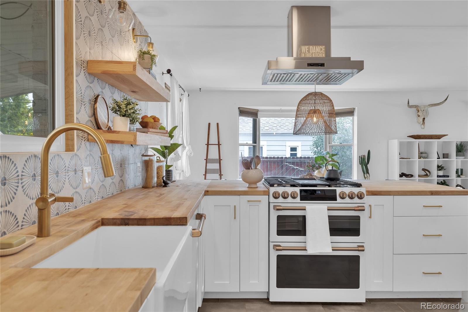 MLS Image #11 for 3970 s delaware street,englewood, Colorado