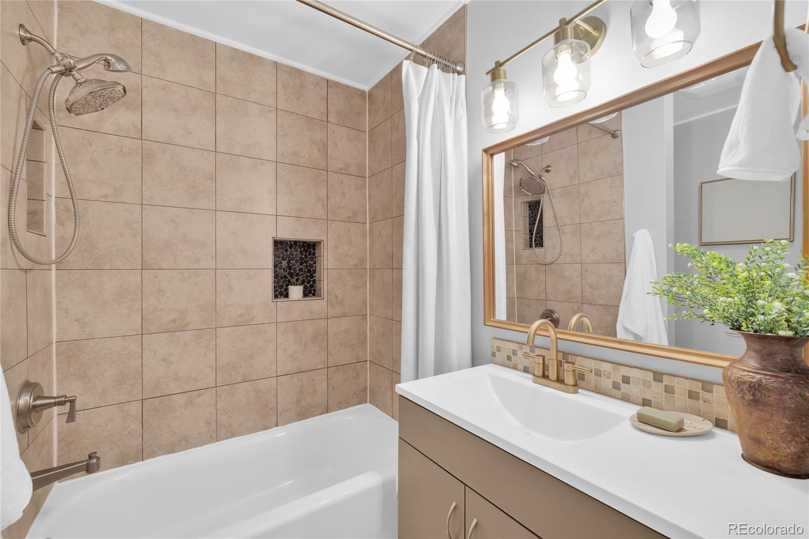 MLS Image #18 for 3970 s delaware street,englewood, Colorado