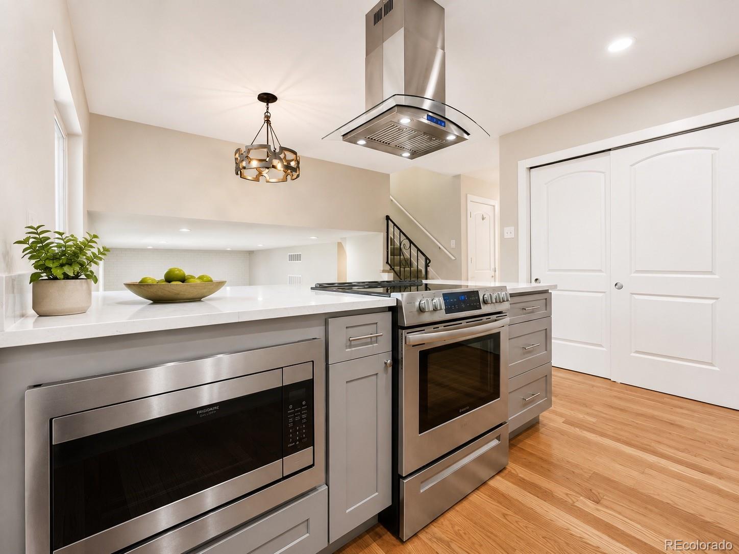 MLS Image #4 for 7073 e warren drive,denver, Colorado