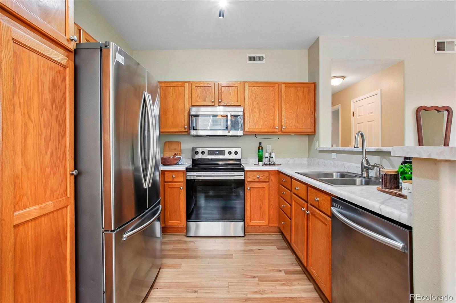 MLS Image #6 for 8500 e jefferson avenue,denver, Colorado
