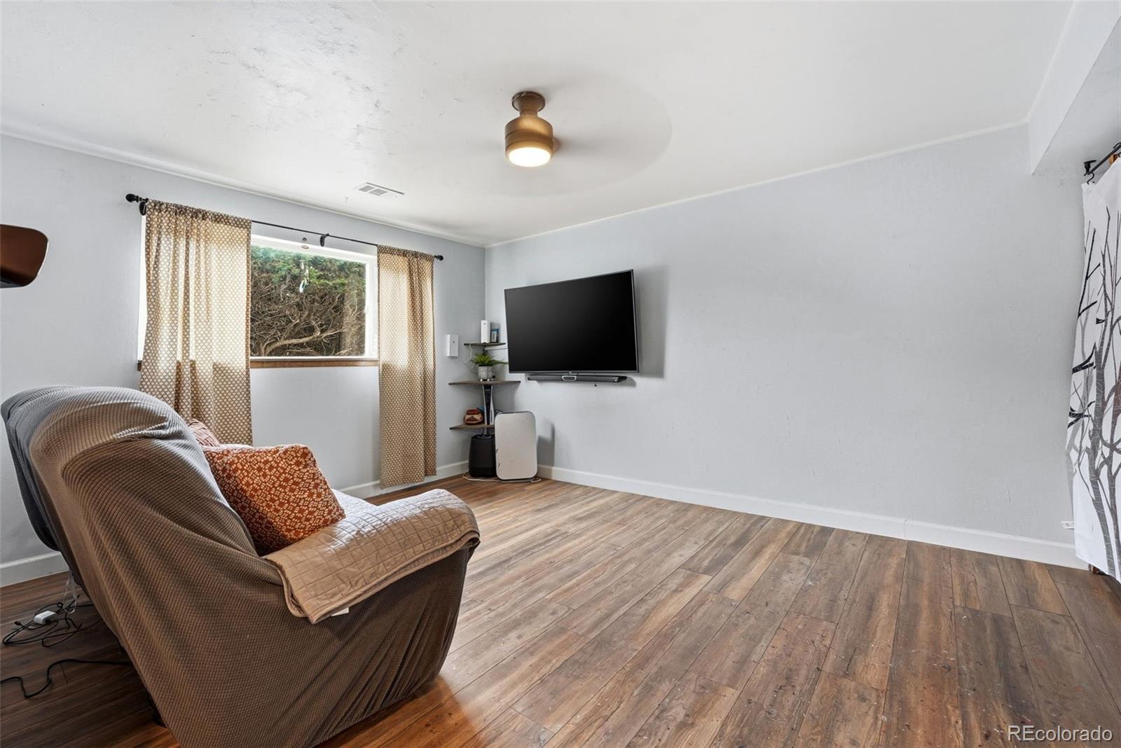 MLS Image #17 for 971 s yarrow street,denver, Colorado