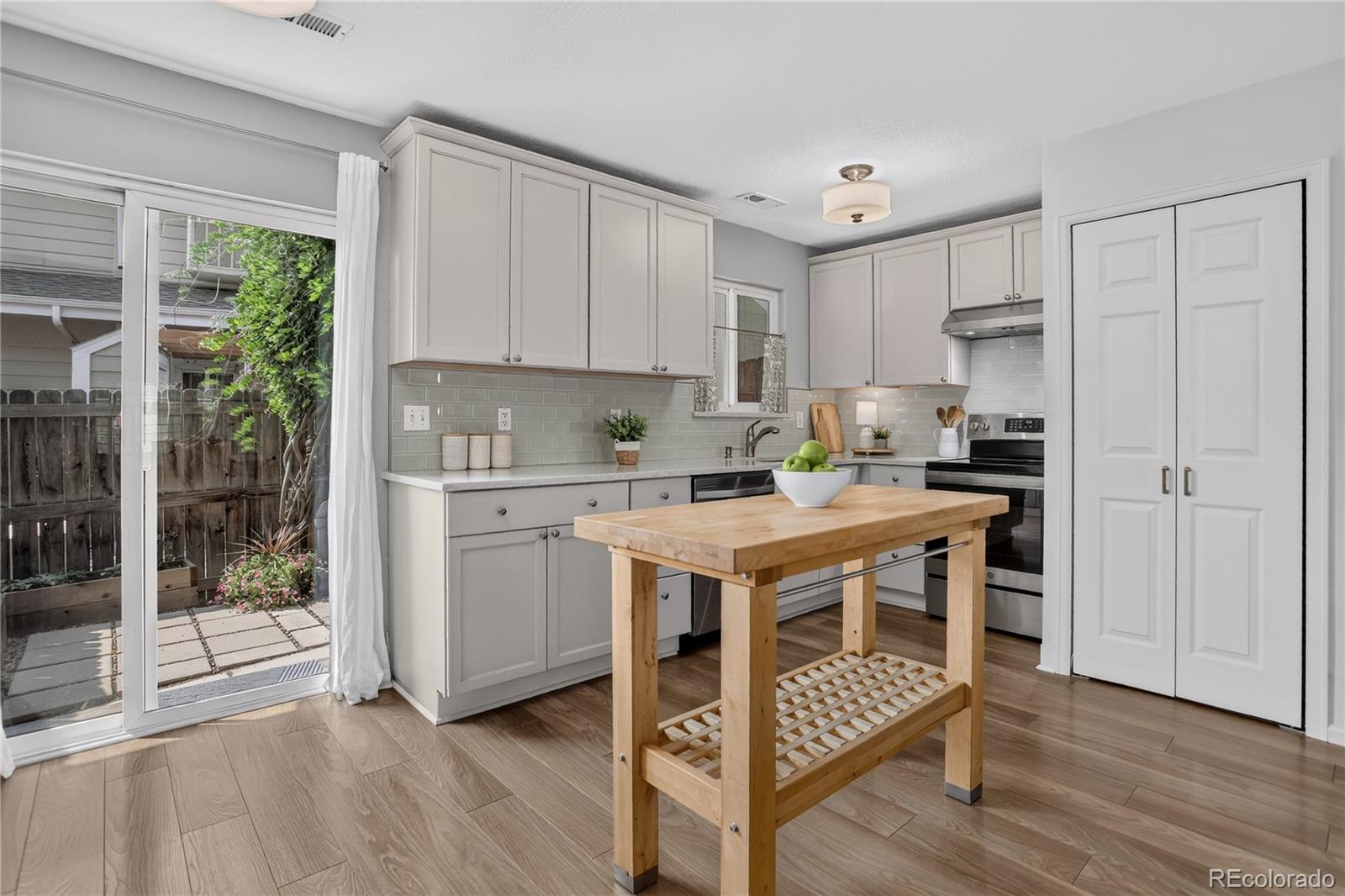 MLS Image #3 for 8116  gray court,arvada, Colorado