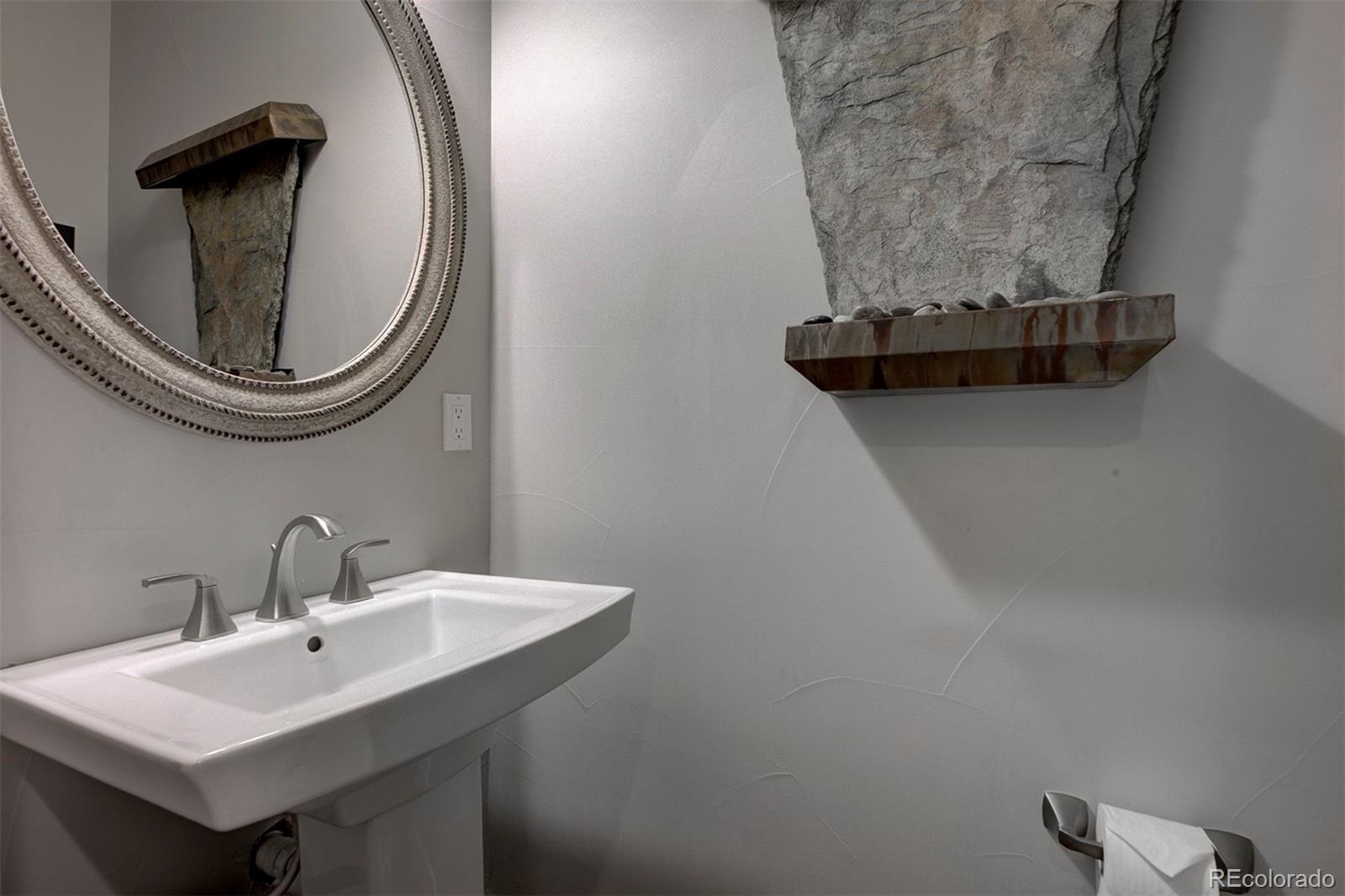 MLS Image #19 for 8061 e 50th place,denver, Colorado