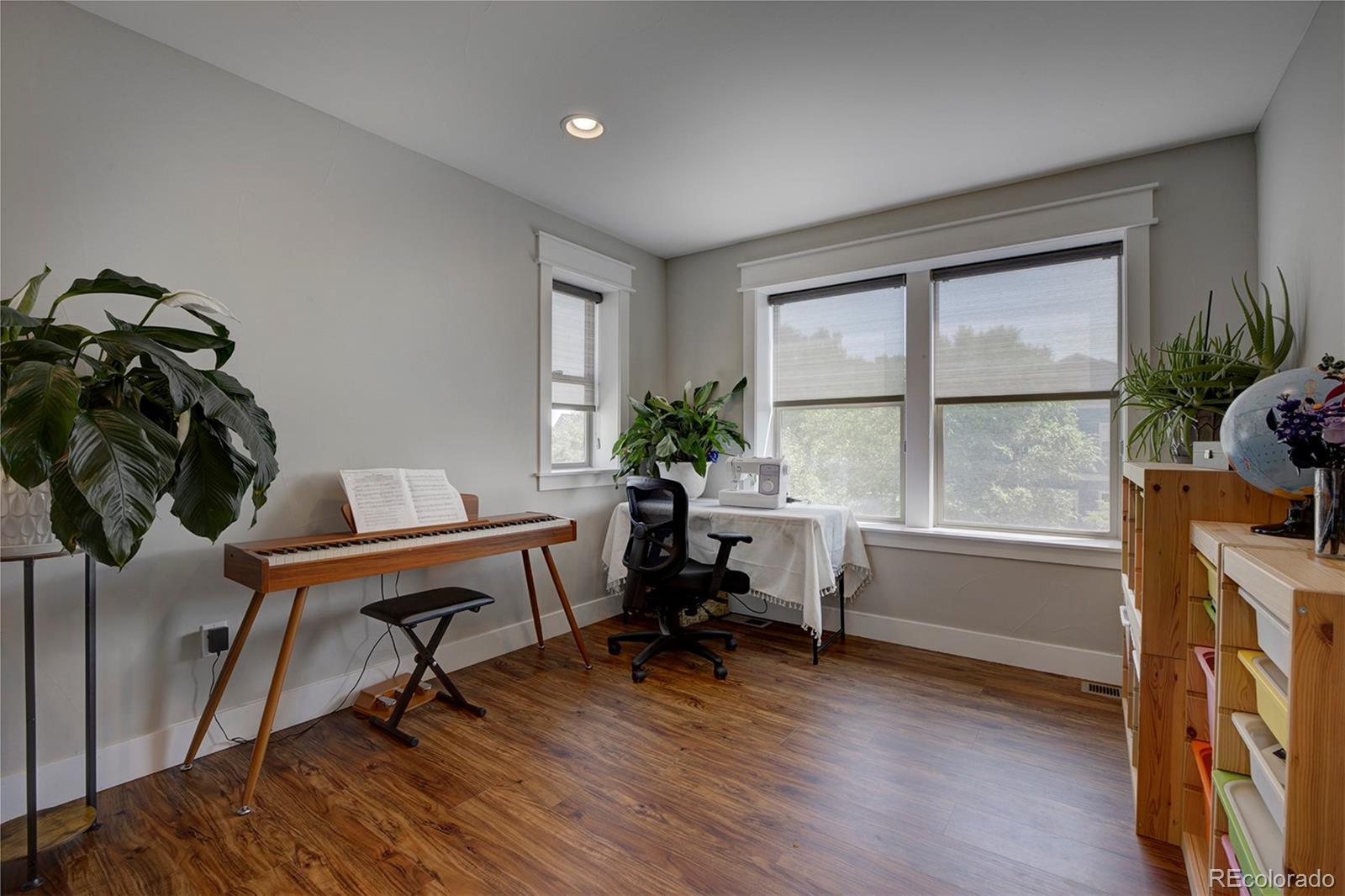 MLS Image #23 for 8061 e 50th place,denver, Colorado