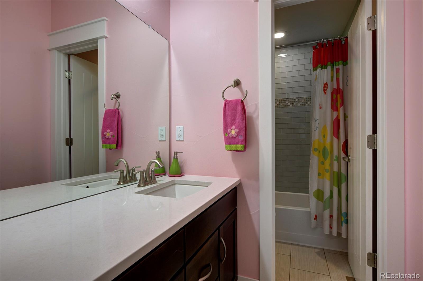 MLS Image #26 for 8061 e 50th place,denver, Colorado