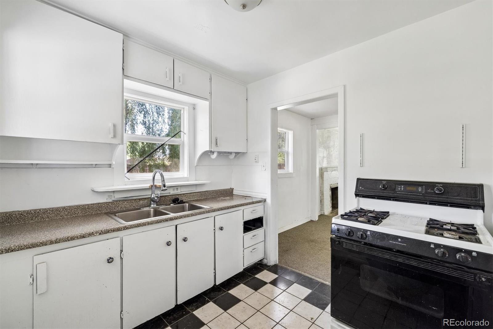 MLS Image #9 for 2510  brentwood street,denver, Colorado