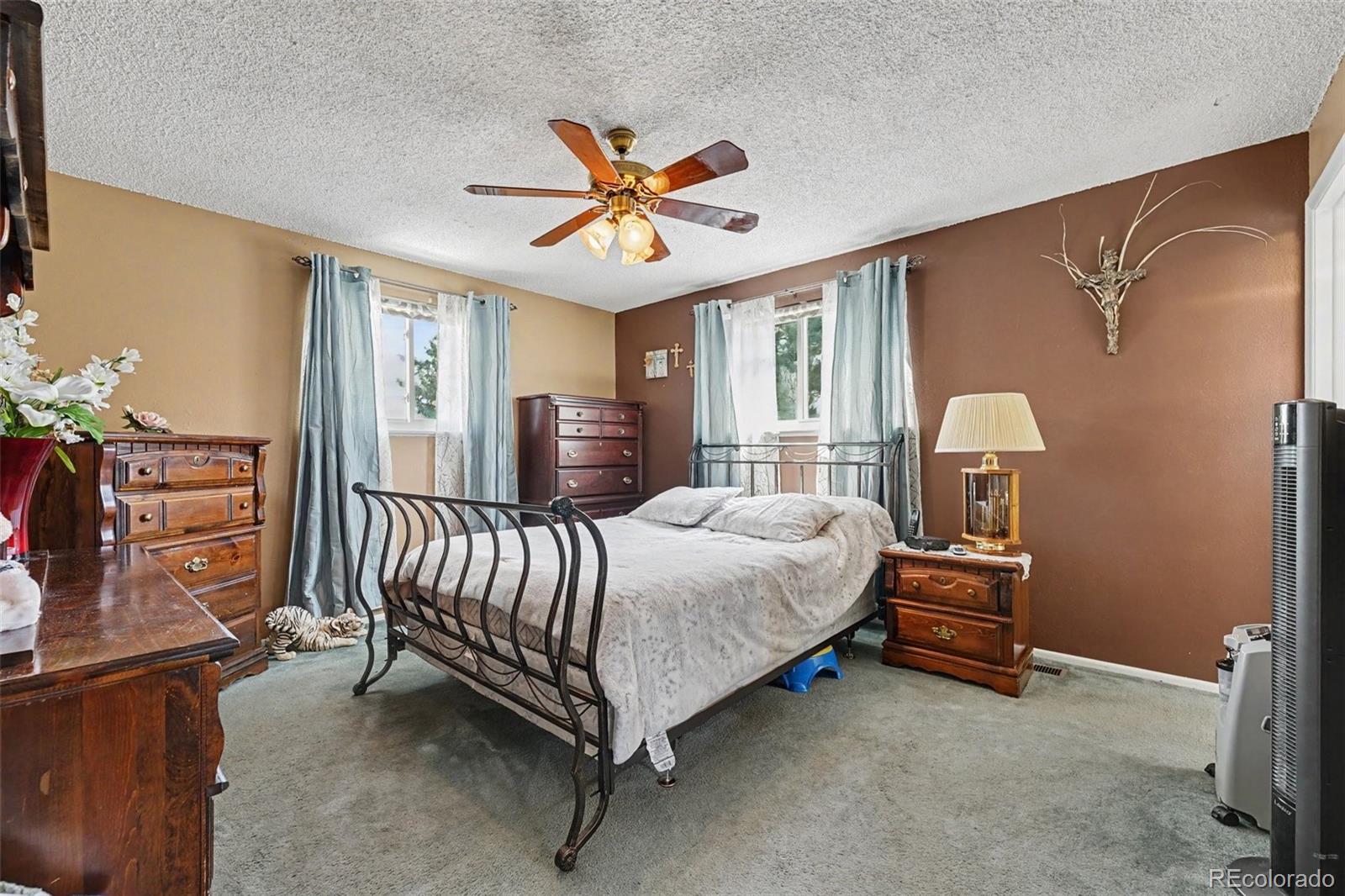 MLS Image #18 for 11562  garfield way,denver, Colorado