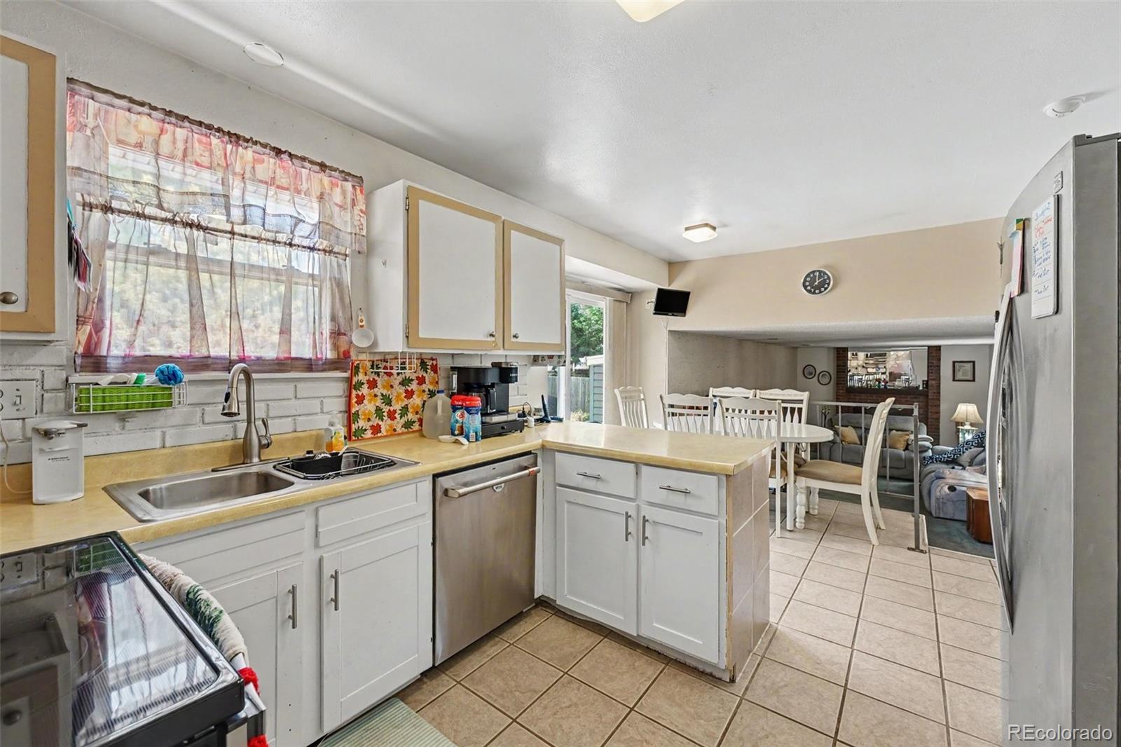 MLS Image #8 for 11562  garfield way,denver, Colorado