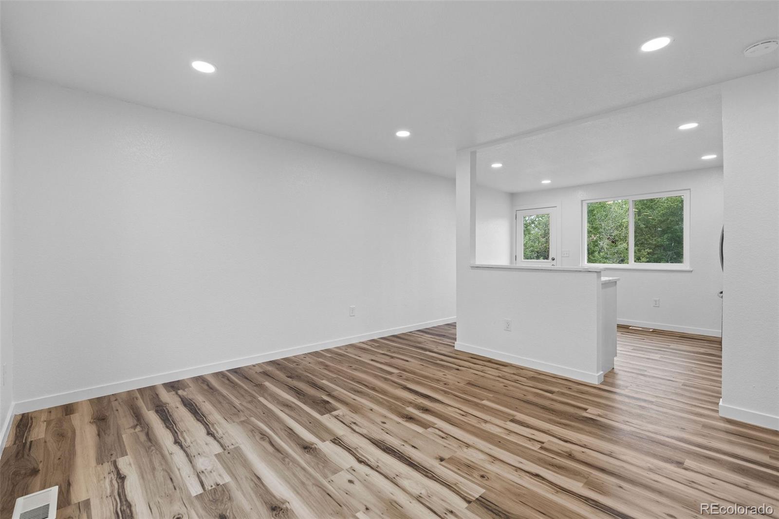 MLS Image #3 for 2882 s mobile street,aurora, Colorado
