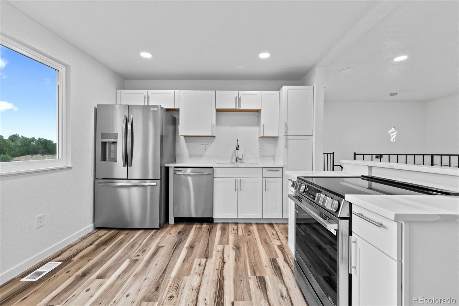 MLS Image #5 for 2882 s mobile street,aurora, Colorado