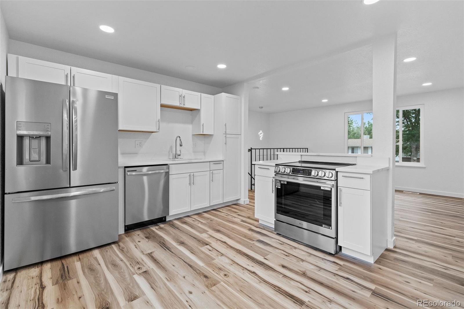 MLS Image #6 for 2882 s mobile street,aurora, Colorado
