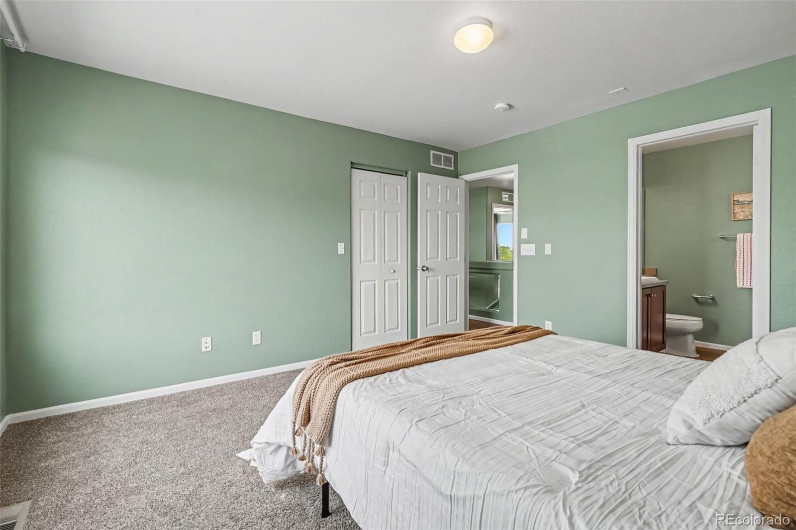 MLS Image #12 for 19594  robins drive,denver, Colorado