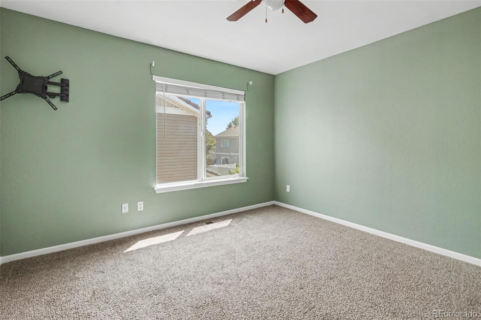 MLS Image #15 for 19594  robins drive,denver, Colorado