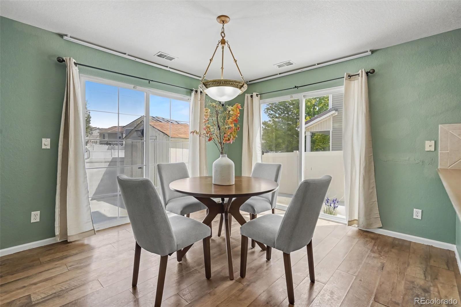 MLS Image #5 for 19594  robins drive,denver, Colorado
