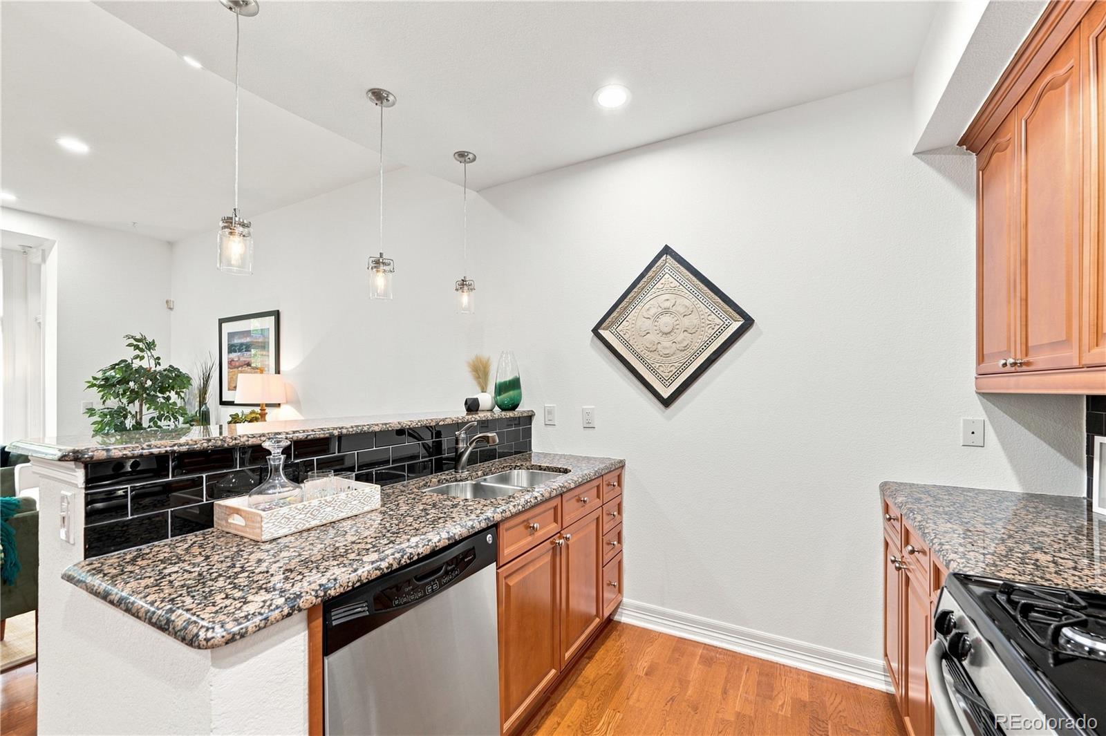 MLS Image #7 for 2932 e 17th avenue,denver, Colorado