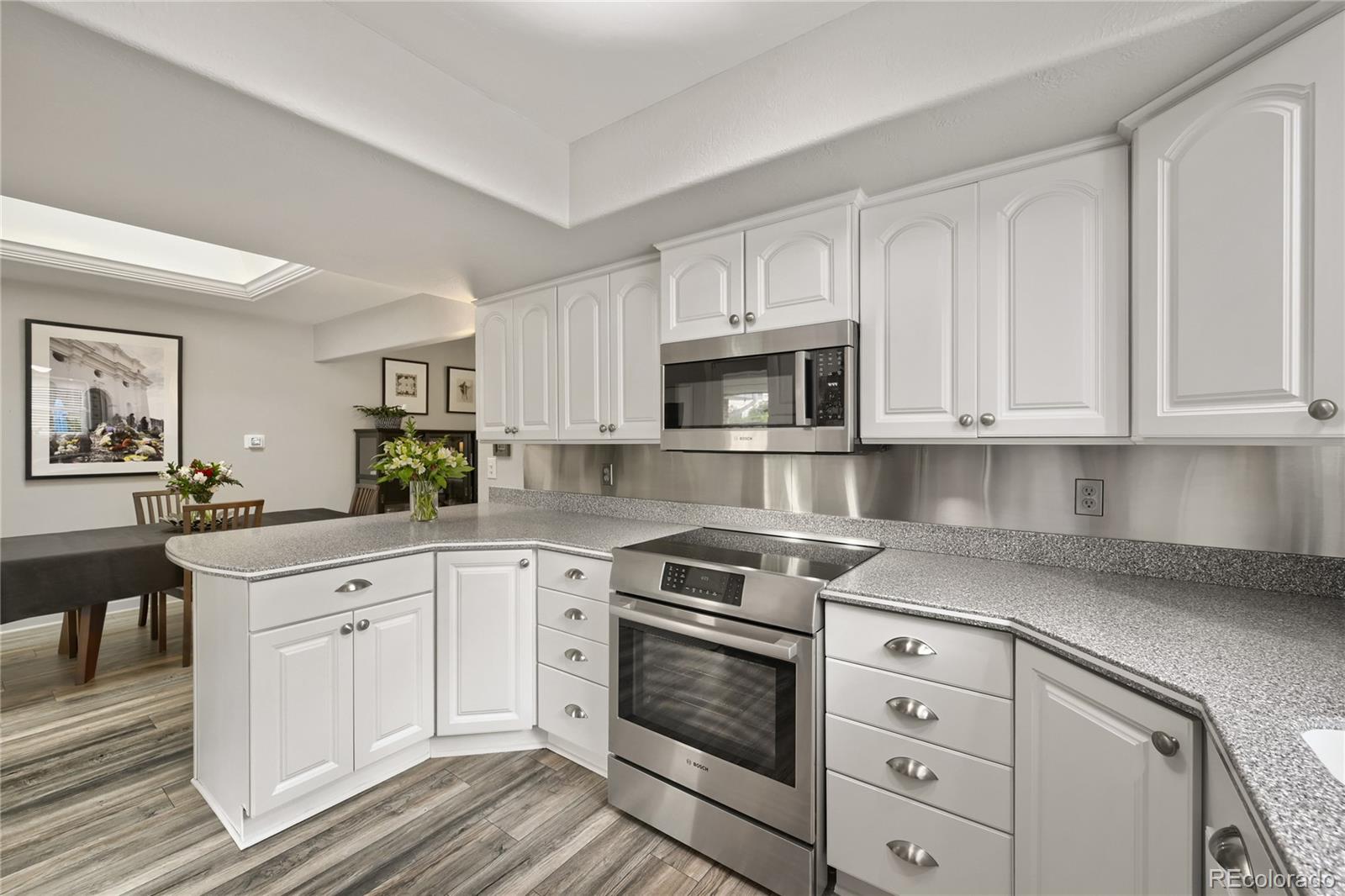 MLS Image #11 for 2215  lee street,denver, Colorado