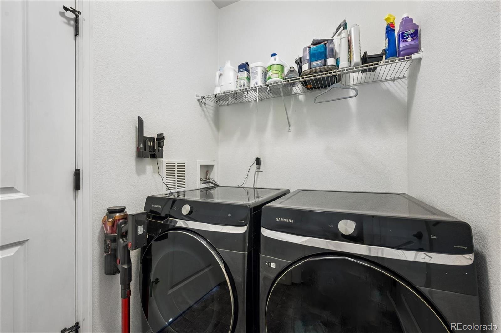 MLS Image #18 for 21061  randolph place,denver, Colorado
