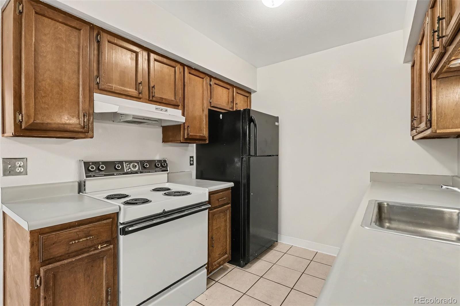 MLS Image #7 for 7665 e eastman avenue,denver, Colorado