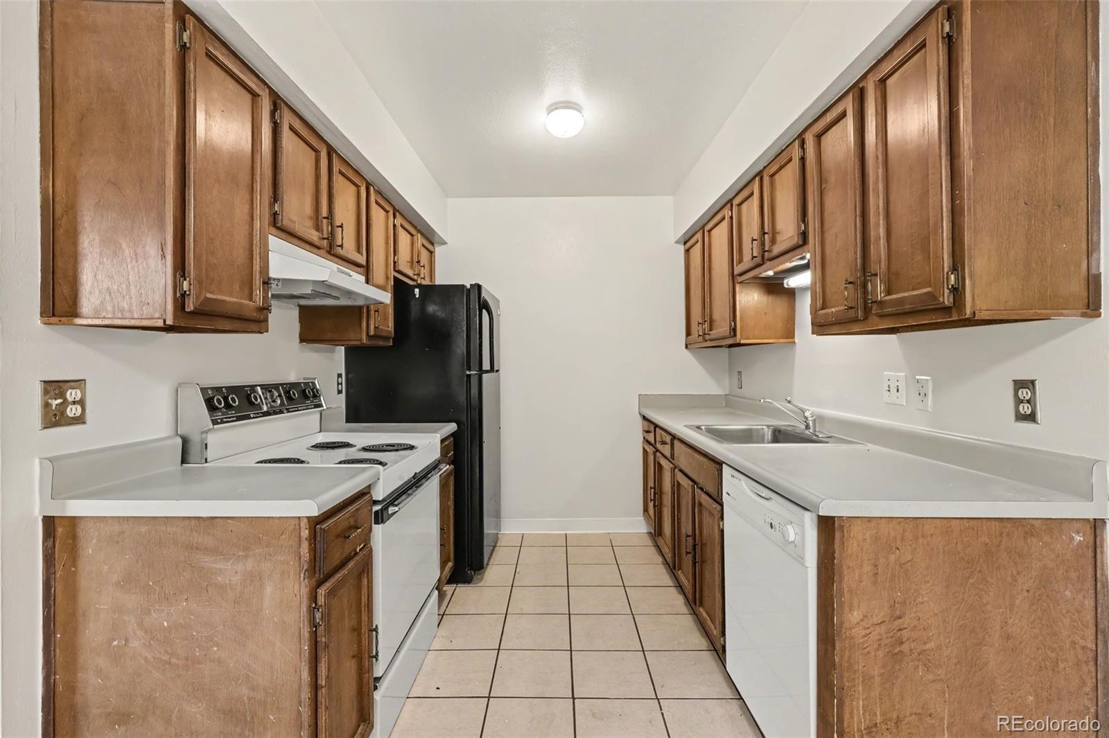 MLS Image #8 for 7665 e eastman avenue,denver, Colorado