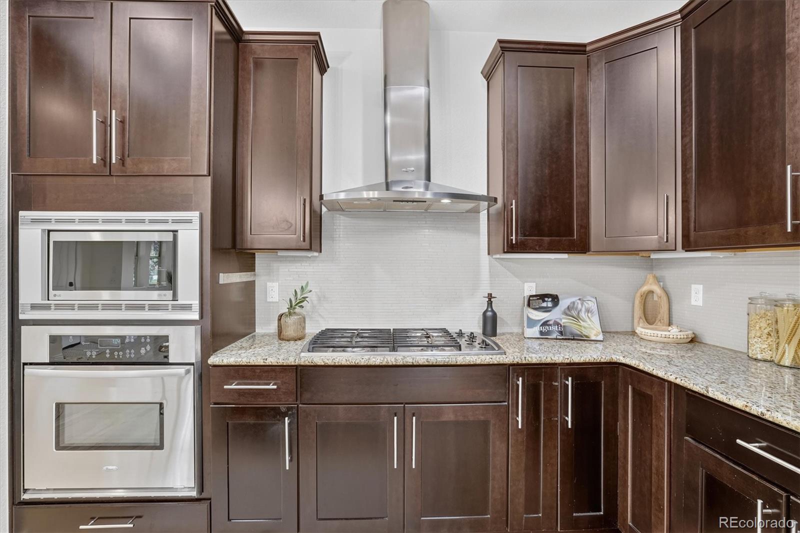 MLS Image #10 for 8576 e 35th avenue,denver, Colorado