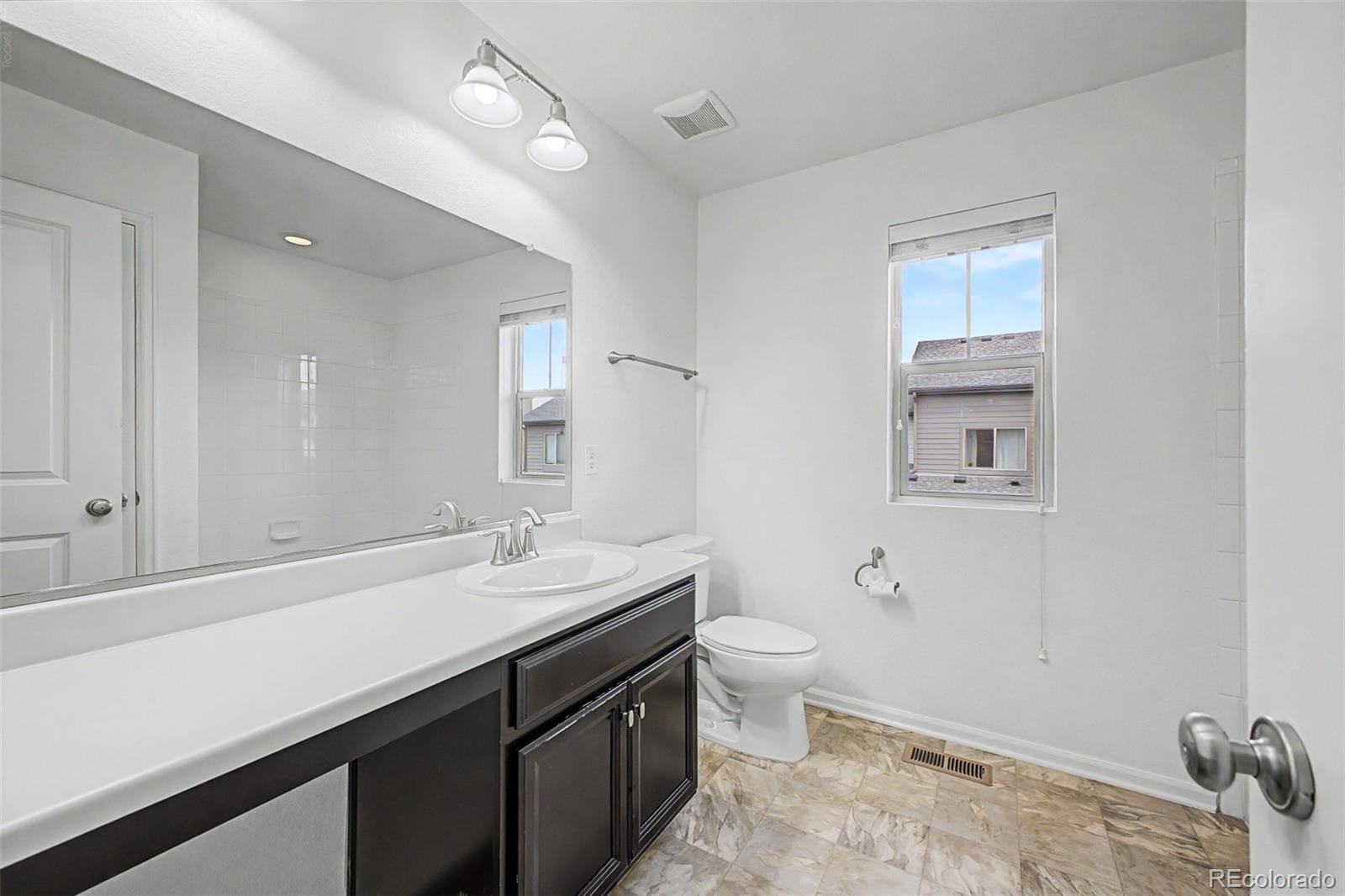 MLS Image #19 for 4928  akron street,denver, Colorado