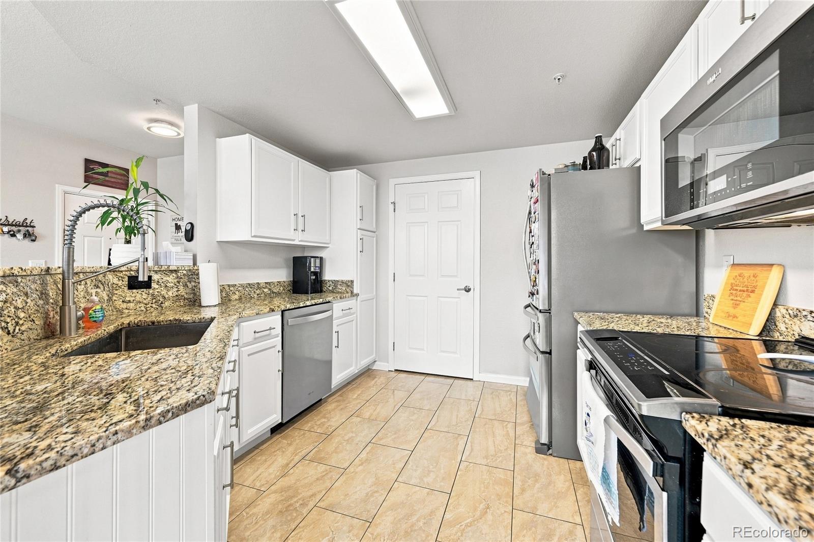 MLS Image #4 for 5723 n gibralter way,aurora, Colorado