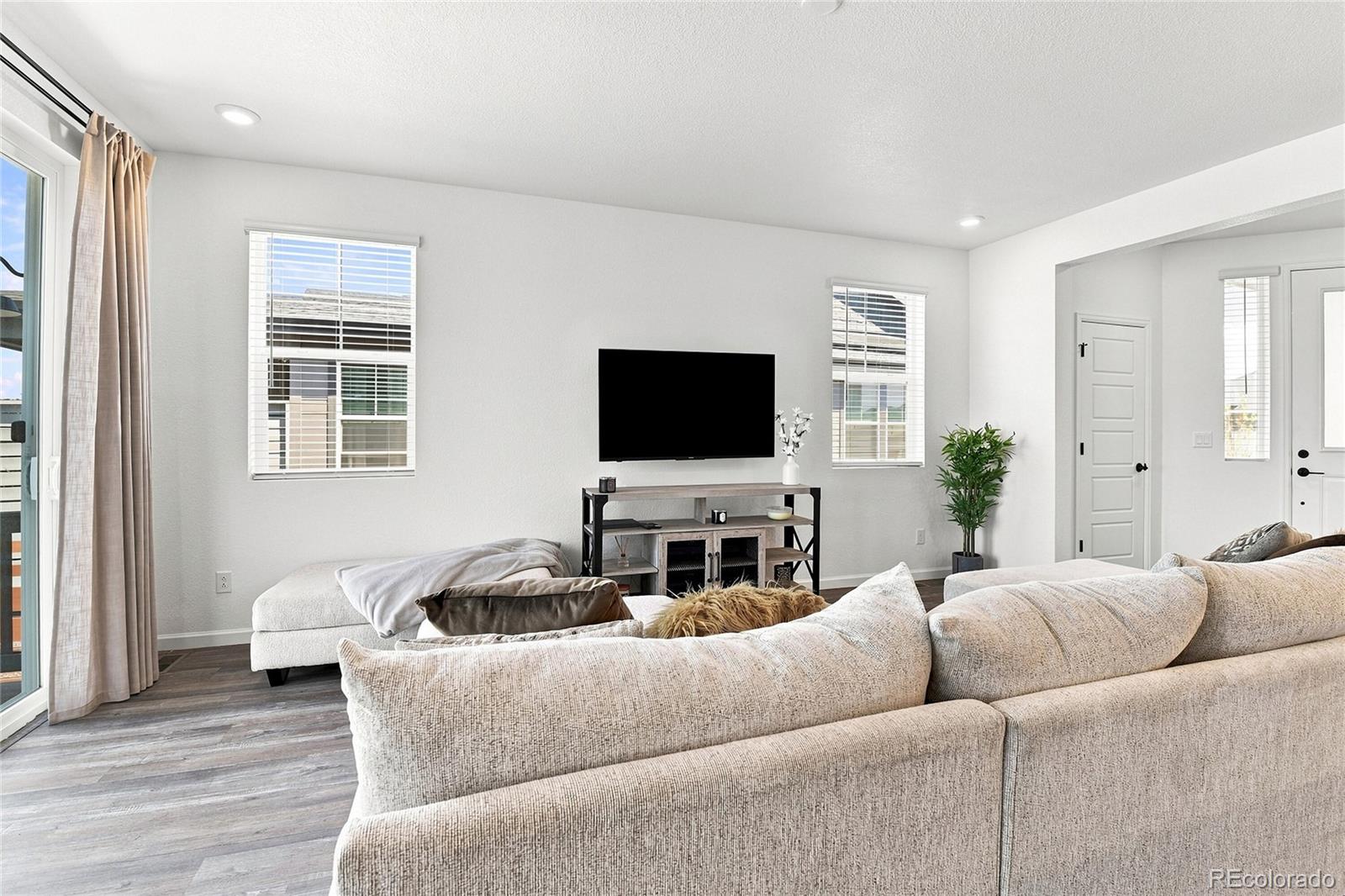 MLS Image #10 for 3471 n buchanan way,aurora, Colorado