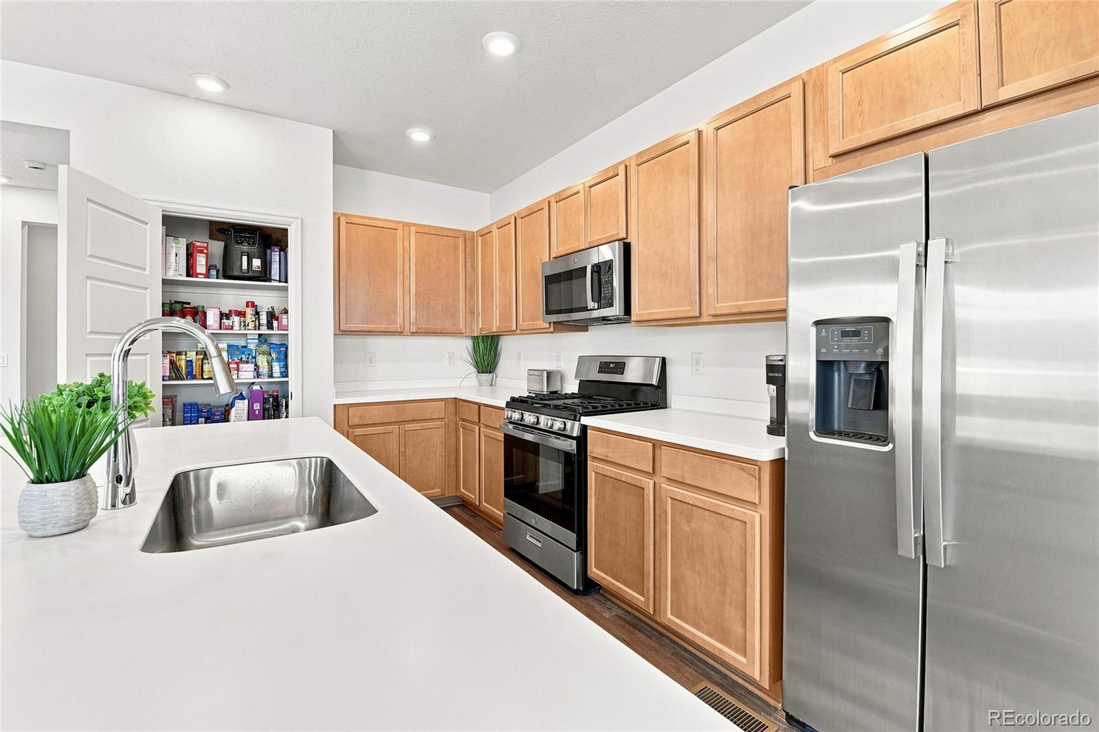 MLS Image #3 for 3471 n buchanan way,aurora, Colorado