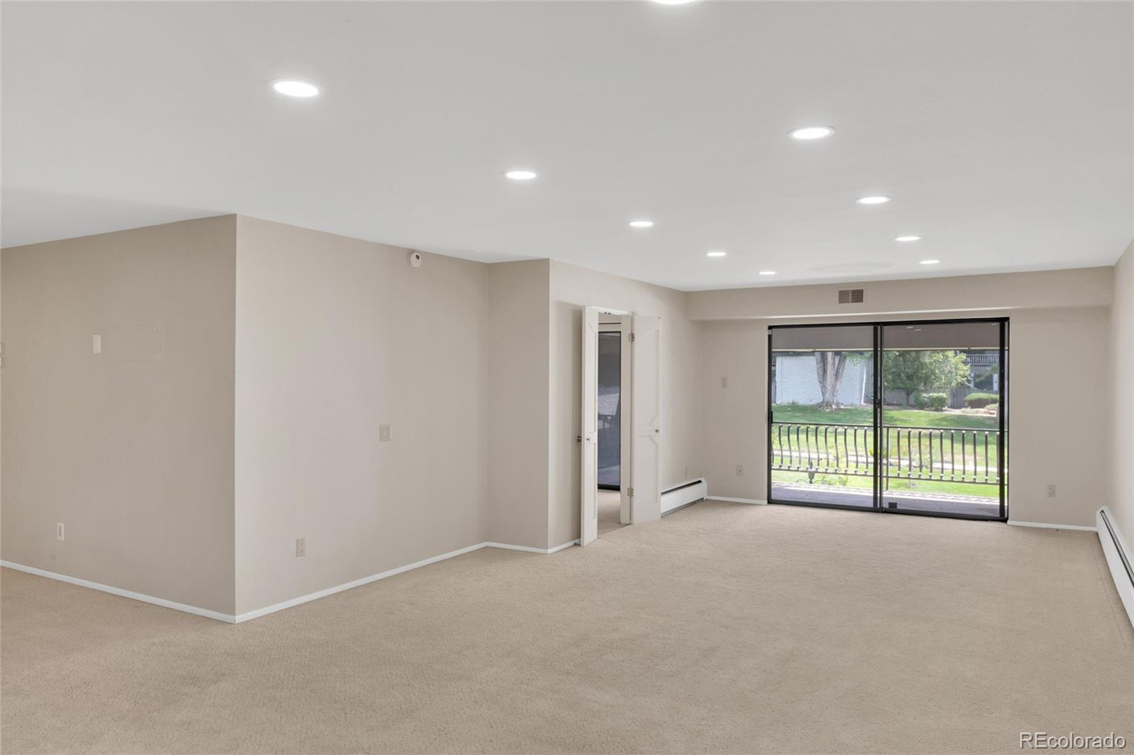 MLS Image #4 for 3511 s hillcrest drive,denver, Colorado