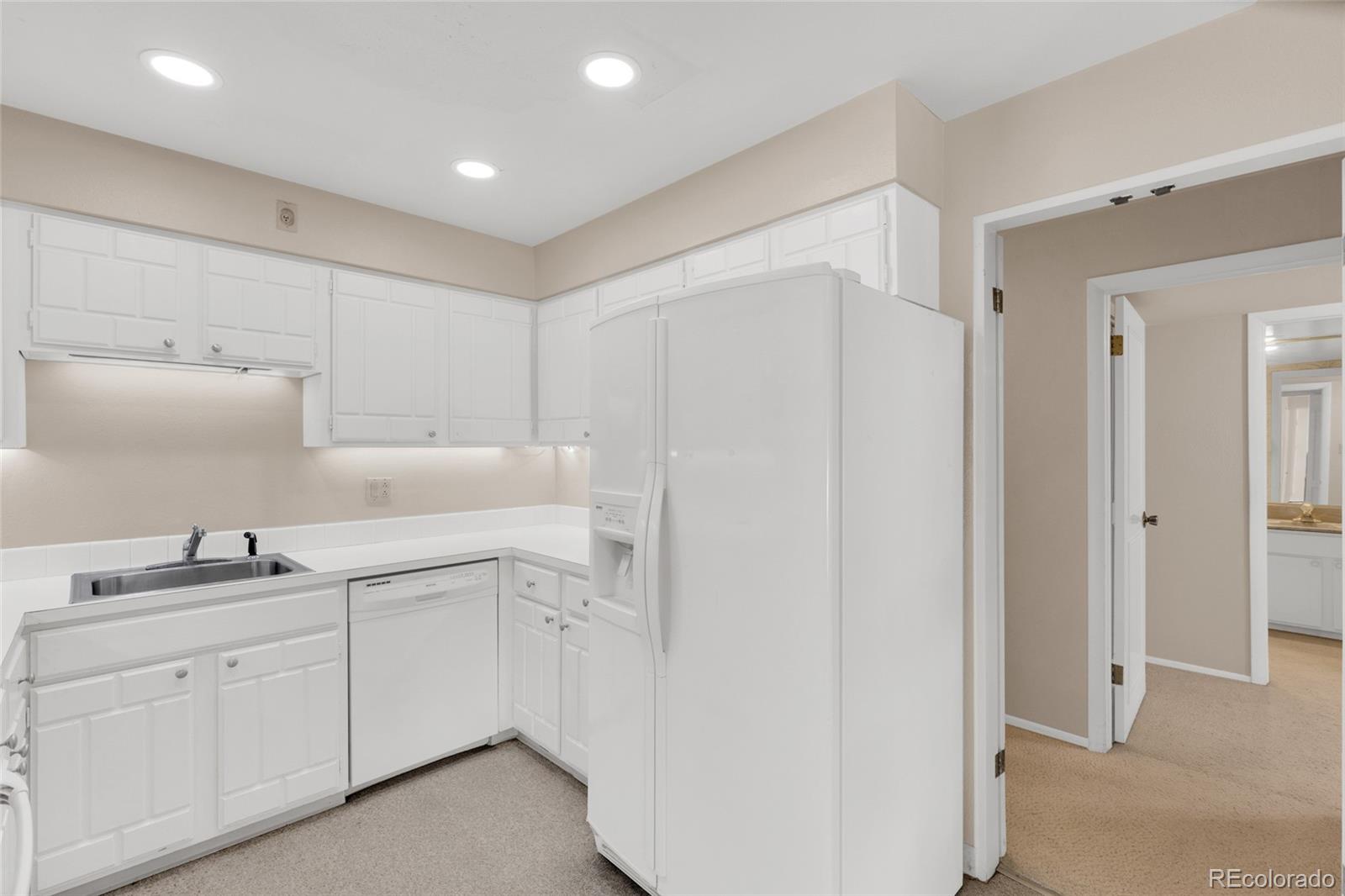 MLS Image #8 for 3511 s hillcrest drive,denver, Colorado