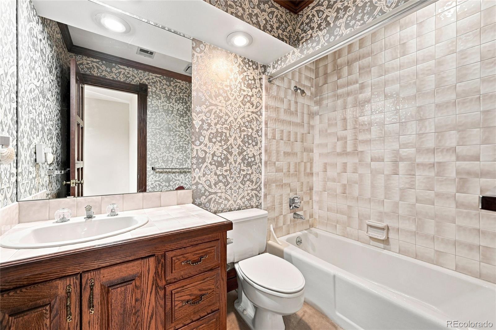 MLS Image #31 for 2411 e cedar avenue,denver, Colorado