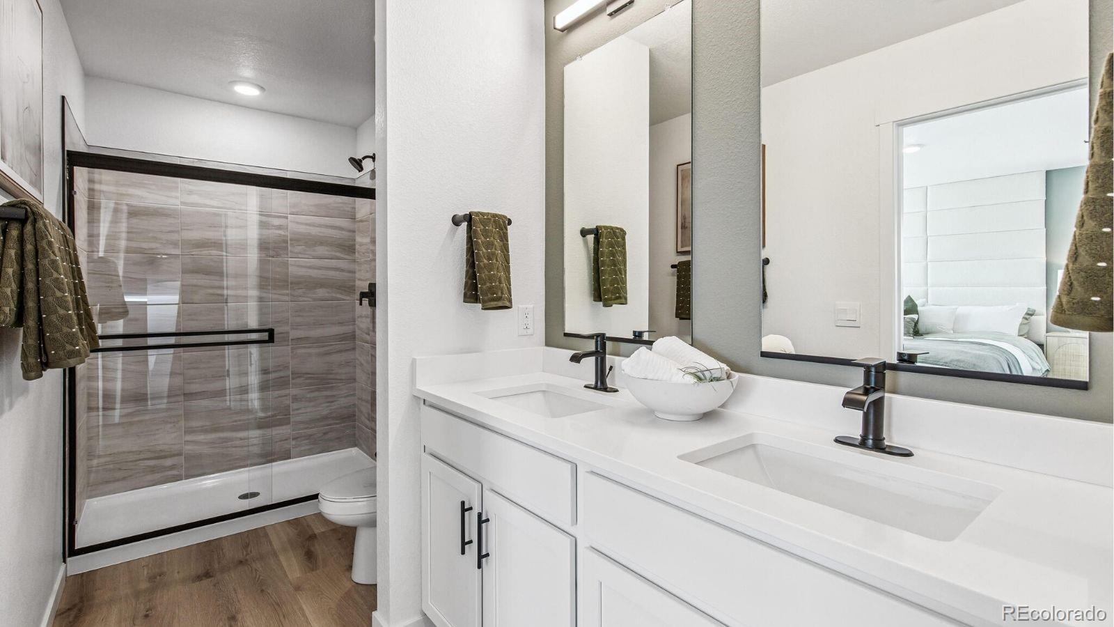 MLS Image #14 for 1402 s boston court,denver, Colorado