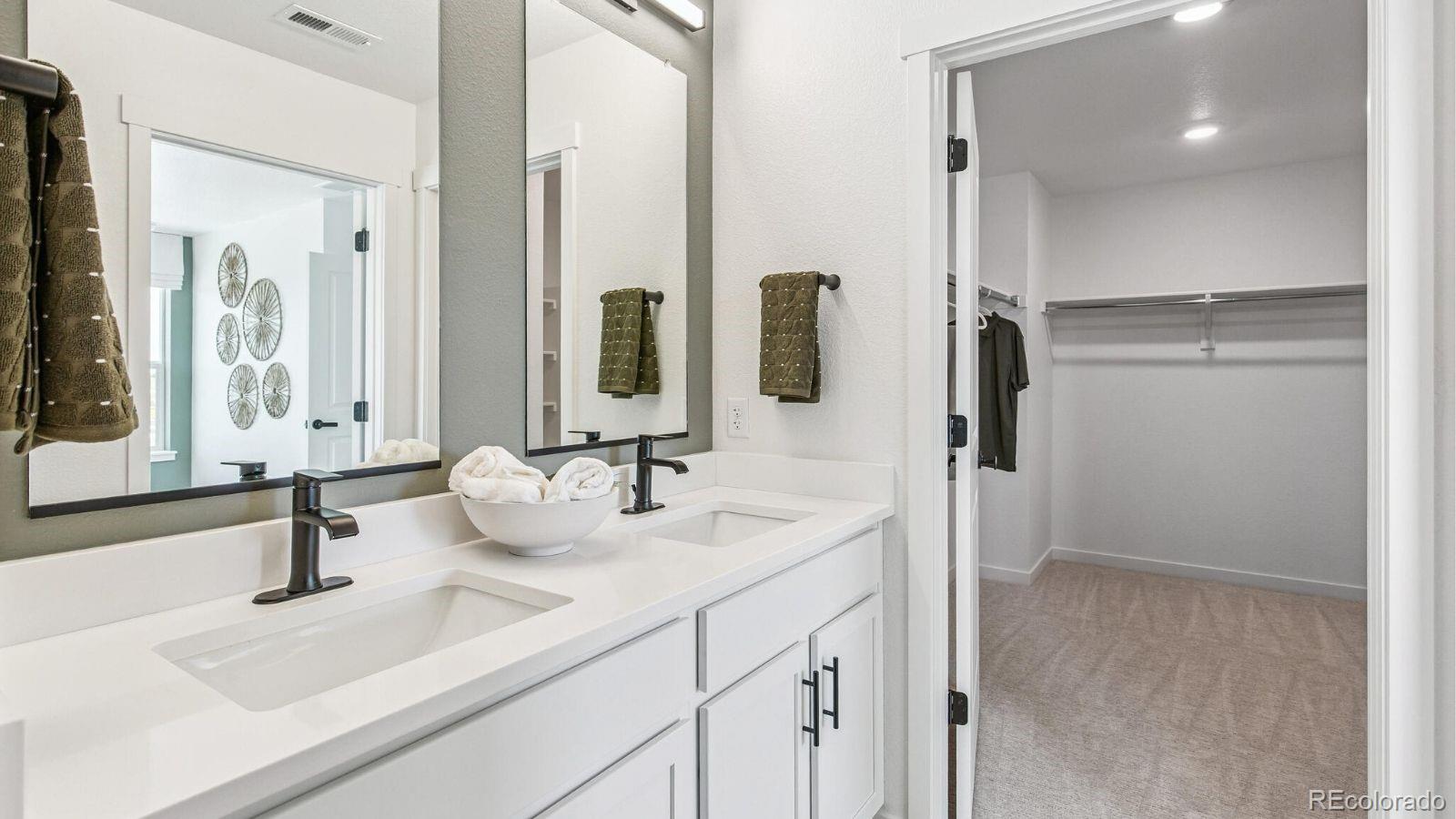 MLS Image #9 for 1402 s boston court,denver, Colorado