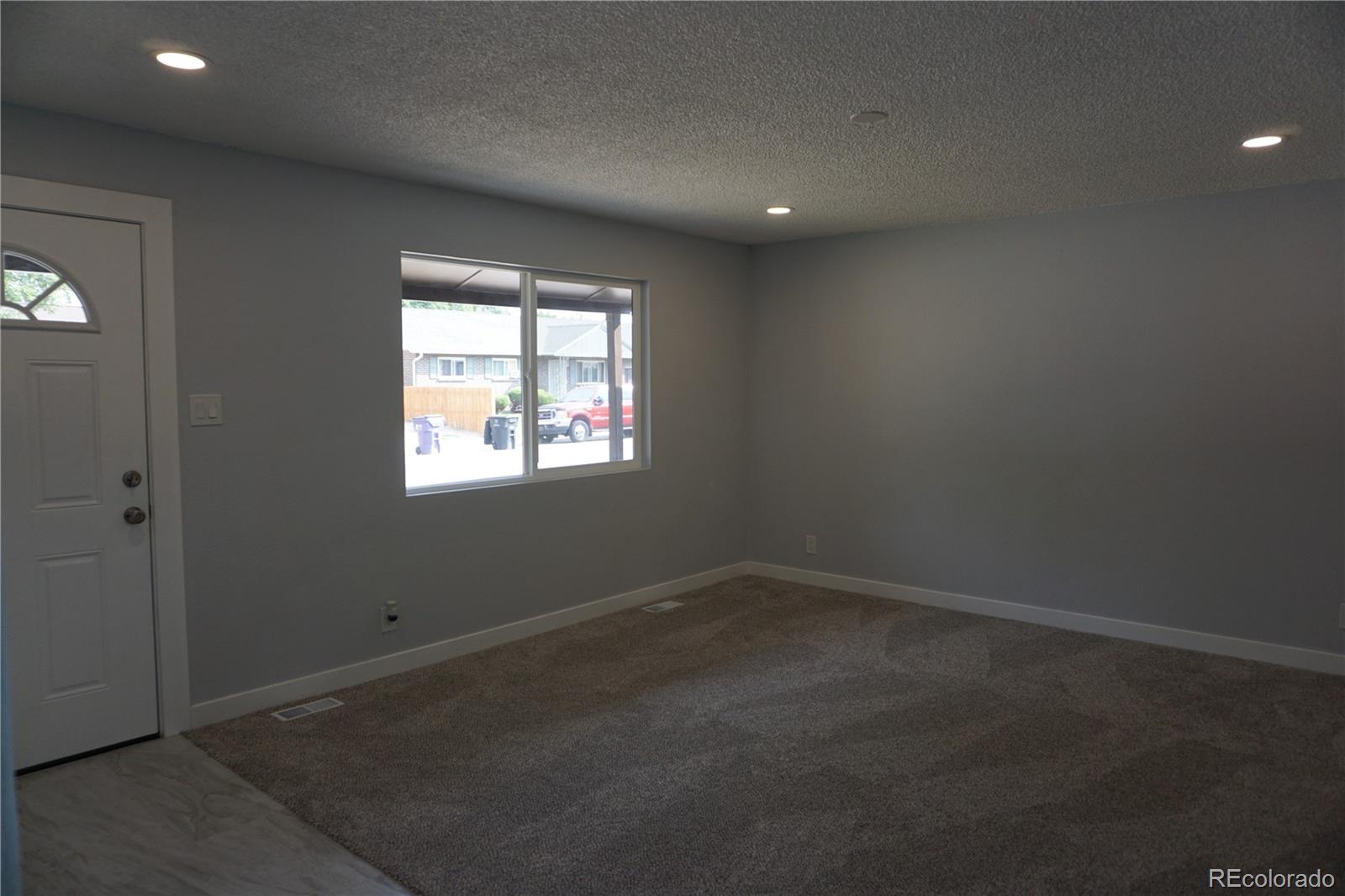 MLS Image #5 for 5527  chandler court,denver, Colorado
