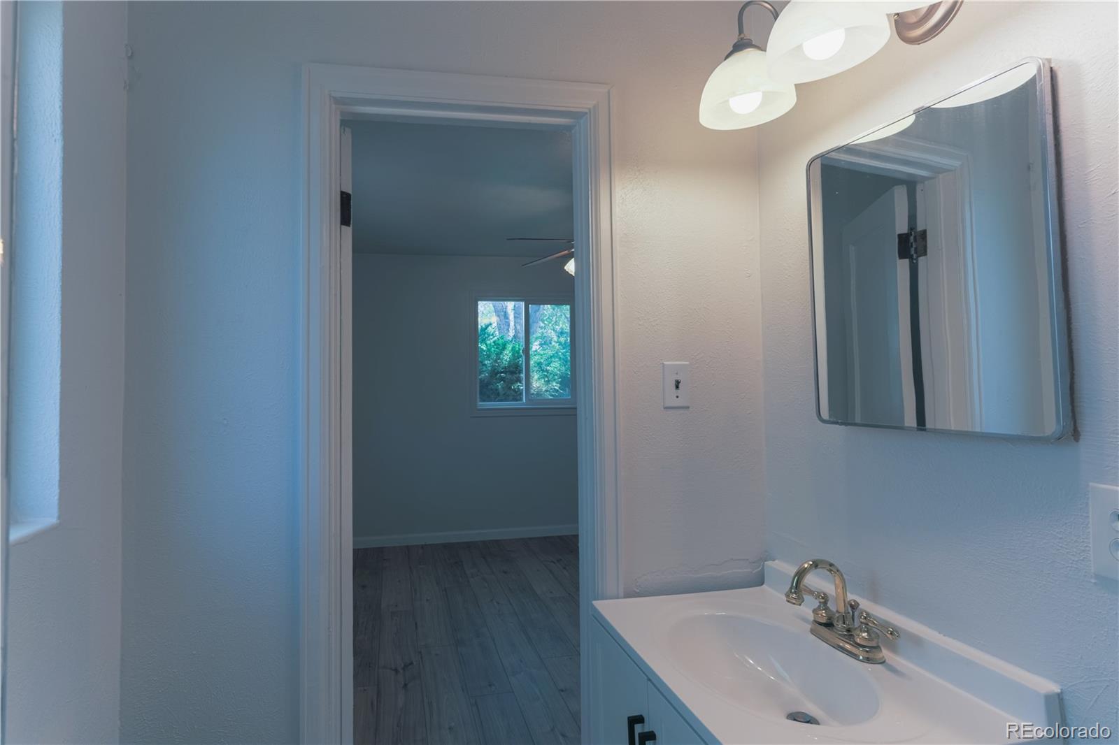 MLS Image #11 for 941  zion street,aurora, Colorado