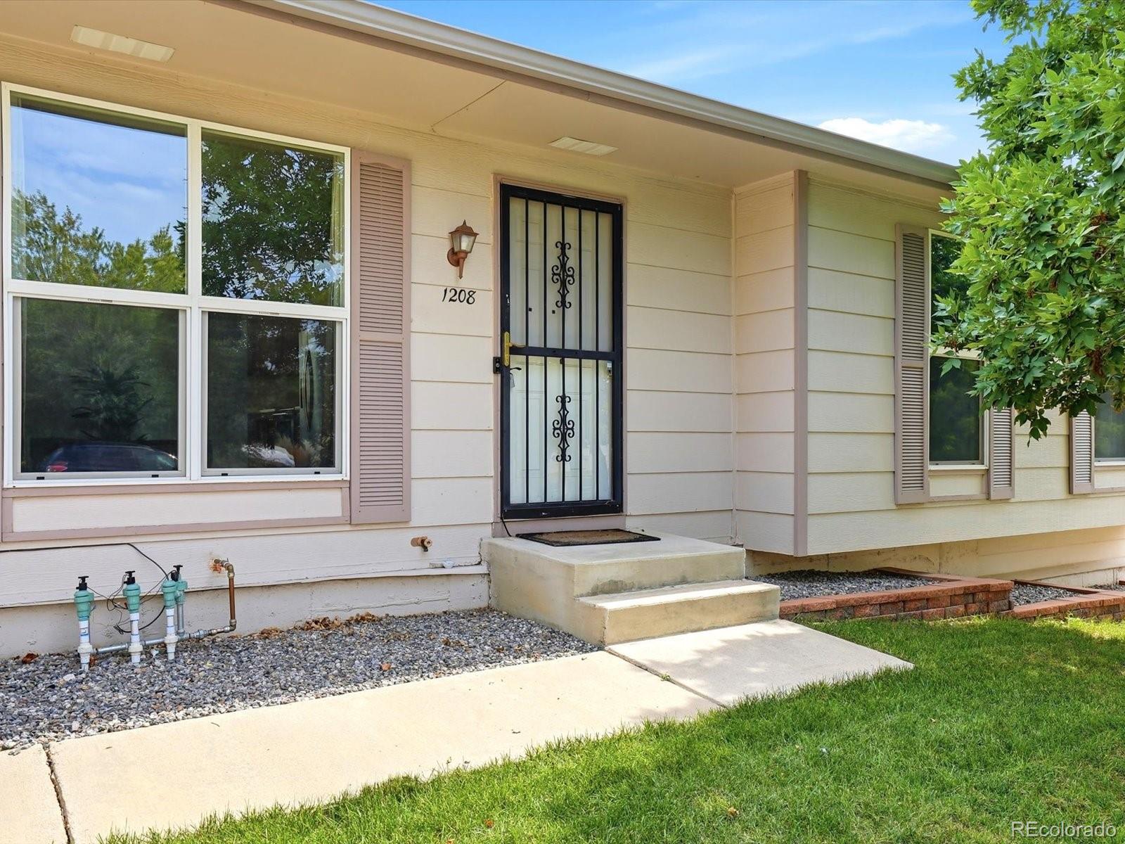 MLS Image #2 for 1208 s cathay street,aurora, Colorado