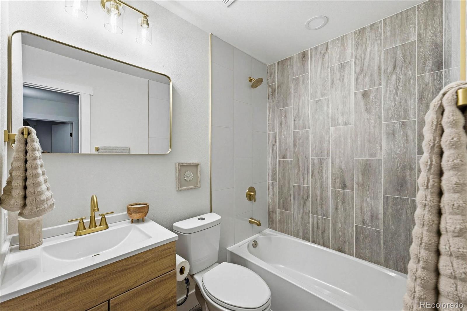 MLS Image #7 for 11229  holly street,denver, Colorado