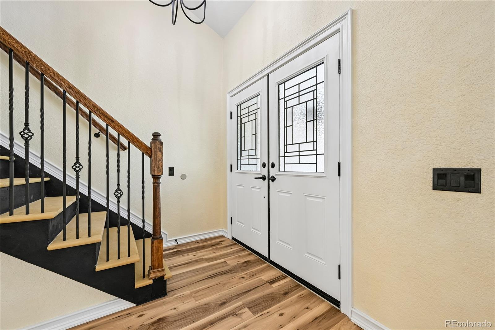 MLS Image #13 for 3145 s akron street,denver, Colorado