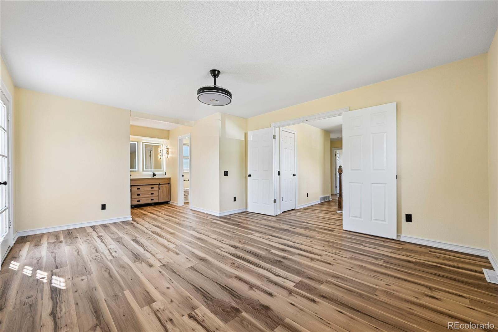 MLS Image #18 for 3145 s akron street,denver, Colorado