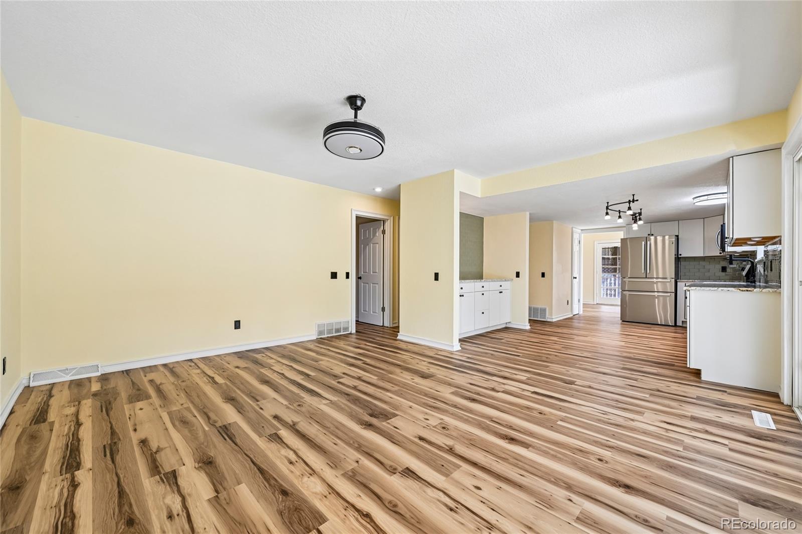 MLS Image #7 for 3145 s akron street,denver, Colorado