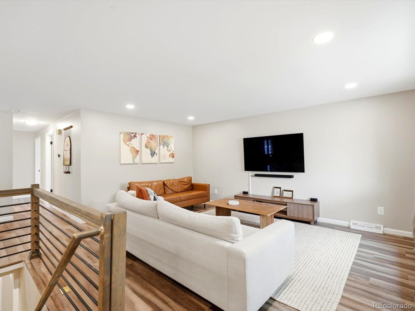 MLS Image #10 for 13782  omega circle,lone tree, Colorado