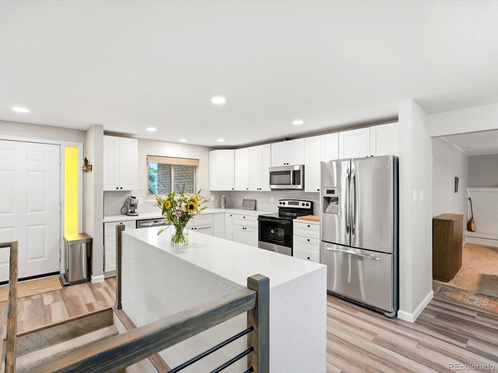 MLS Image #4 for 13782  omega circle,lone tree, Colorado