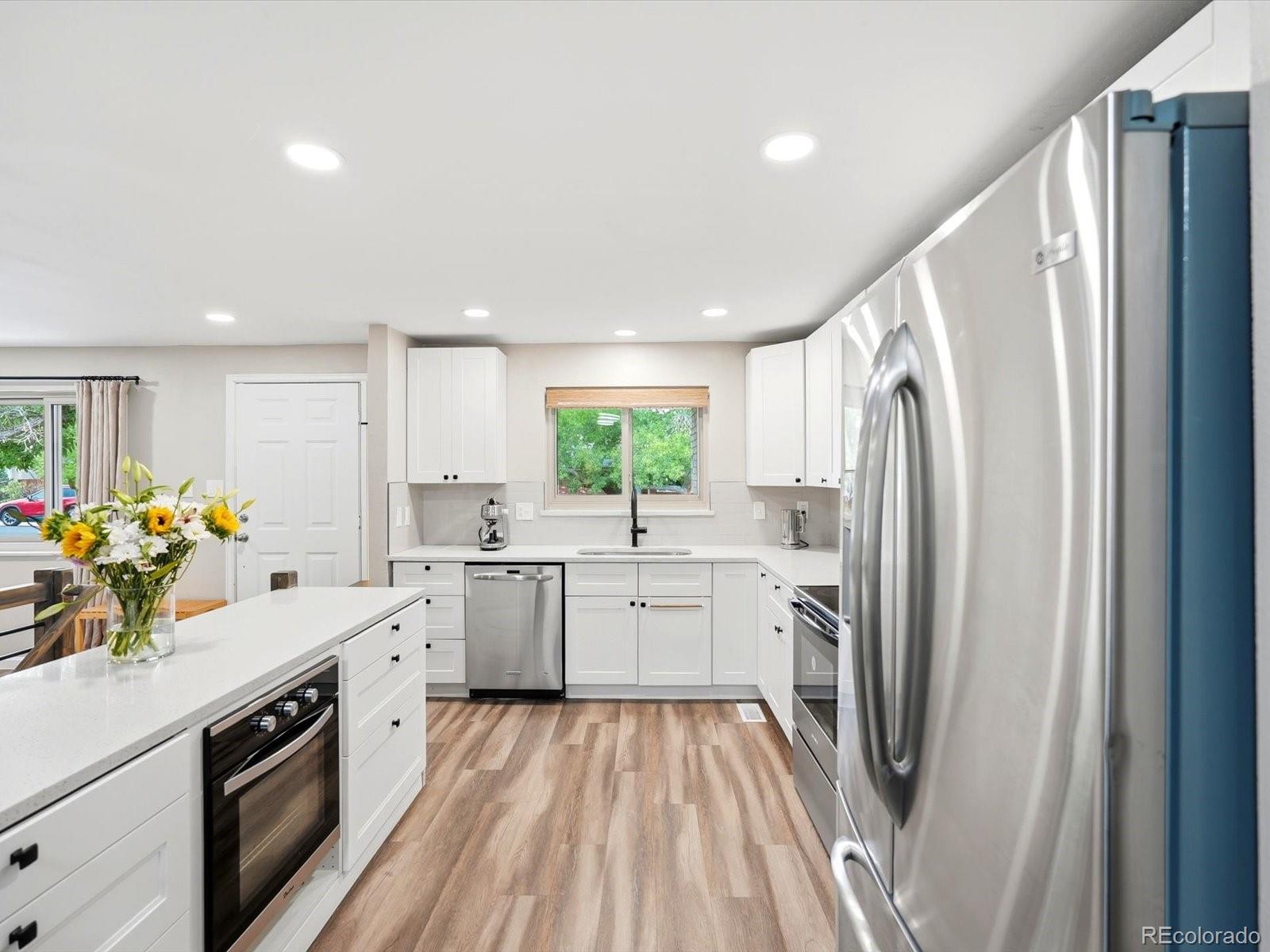 MLS Image #8 for 13782  omega circle,lone tree, Colorado