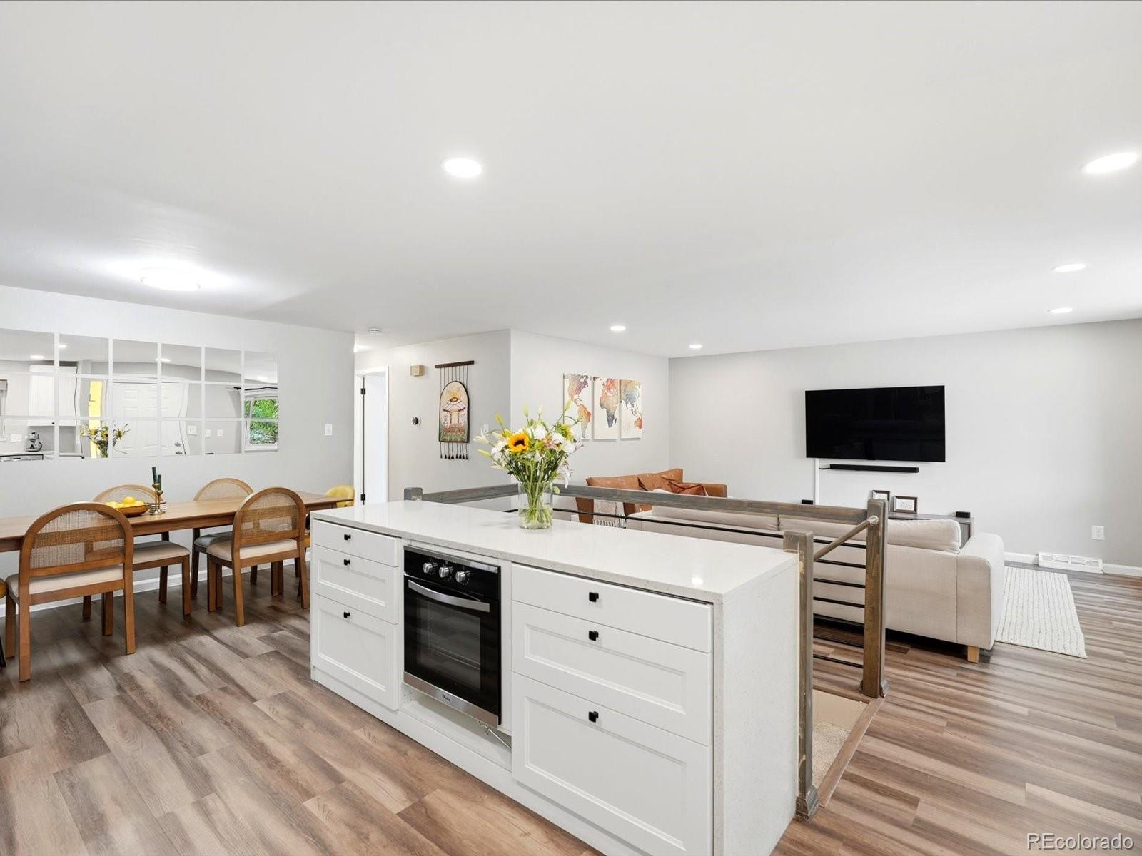 MLS Image #9 for 13782  omega circle,lone tree, Colorado