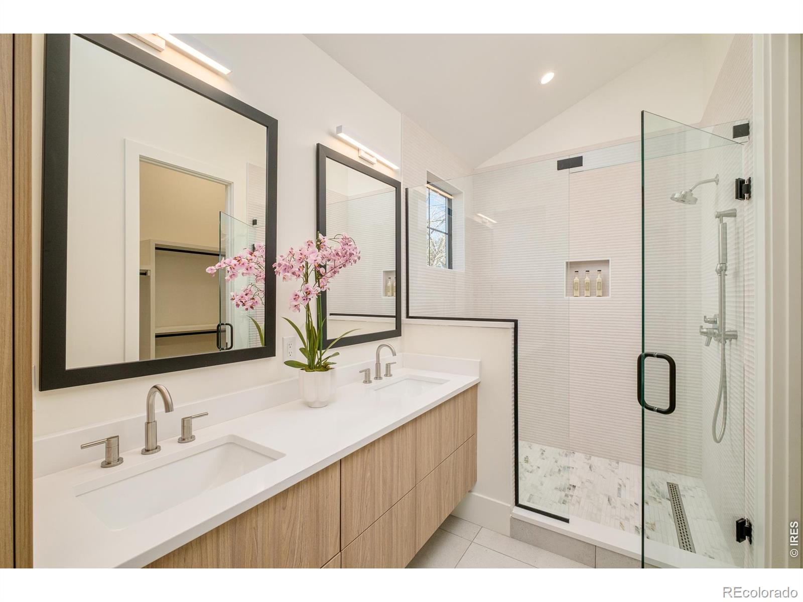 MLS Image #19 for 570  cook street,denver, Colorado