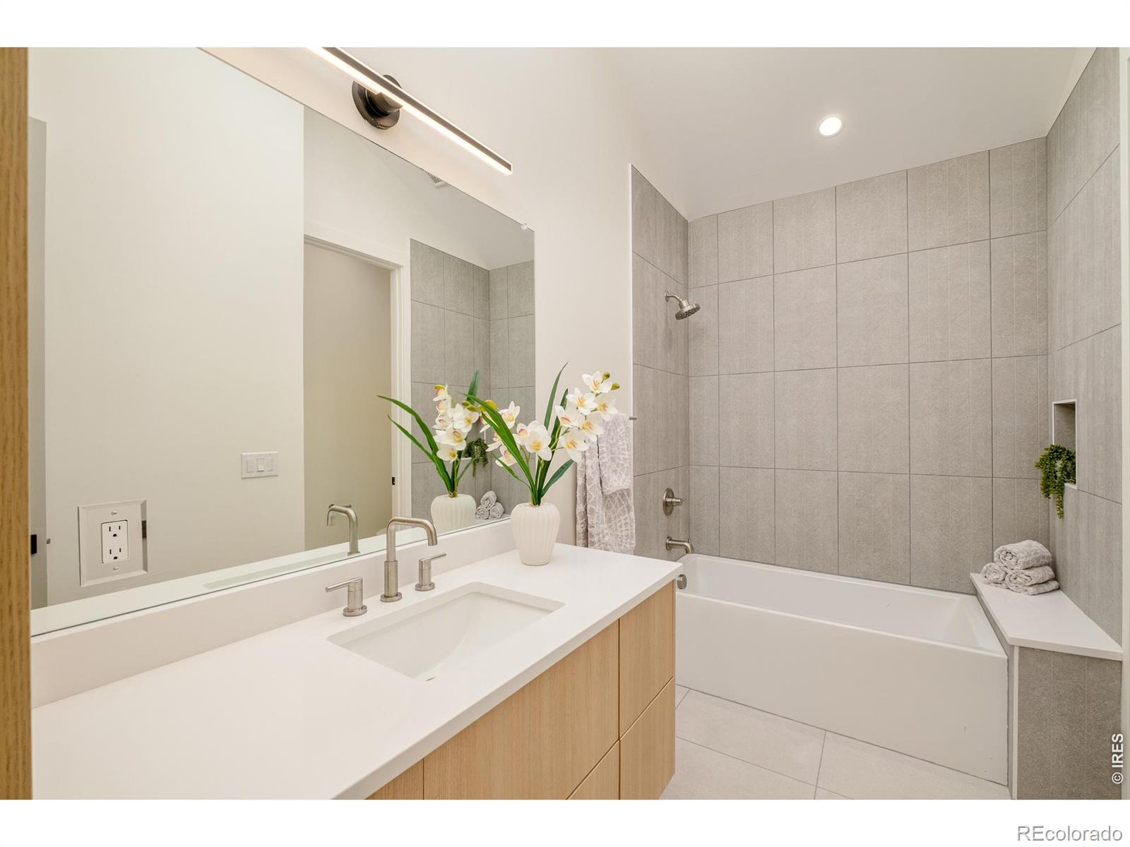 MLS Image #22 for 570  cook street,denver, Colorado