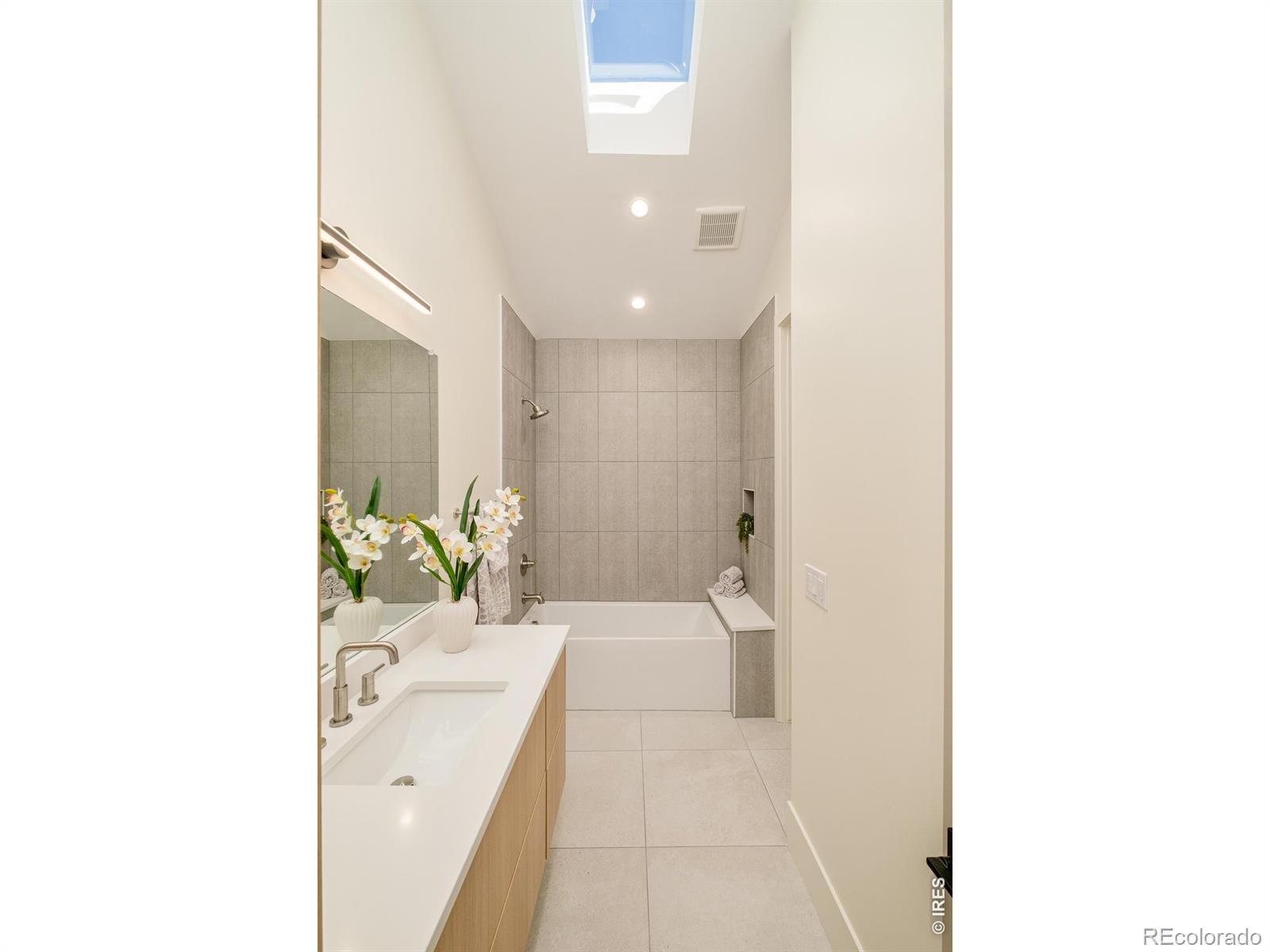 MLS Image #23 for 570  cook street,denver, Colorado