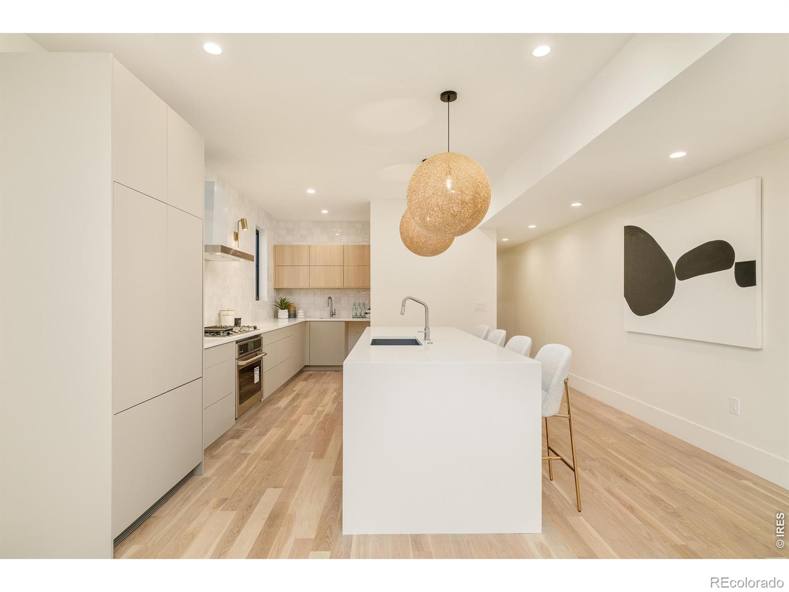 MLS Image #4 for 570  cook street,denver, Colorado