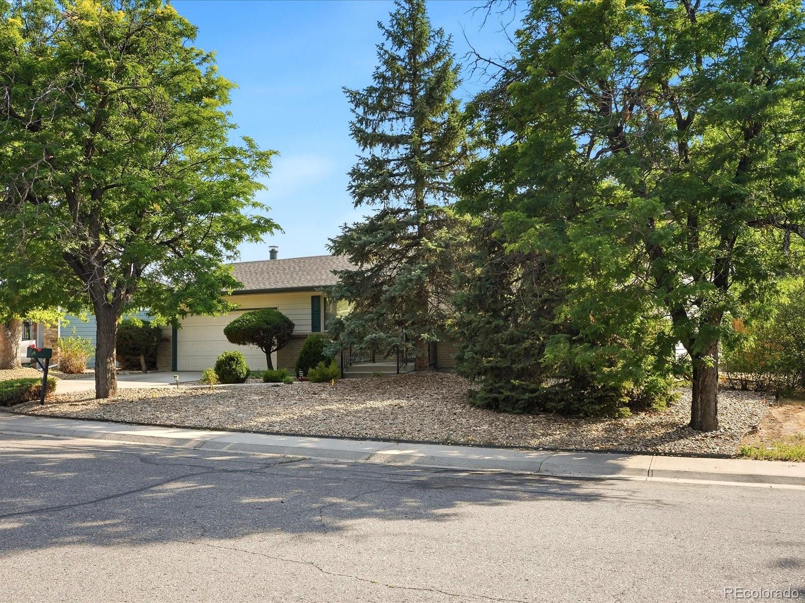 MLS Image #1 for 893 s oswego court,aurora, Colorado