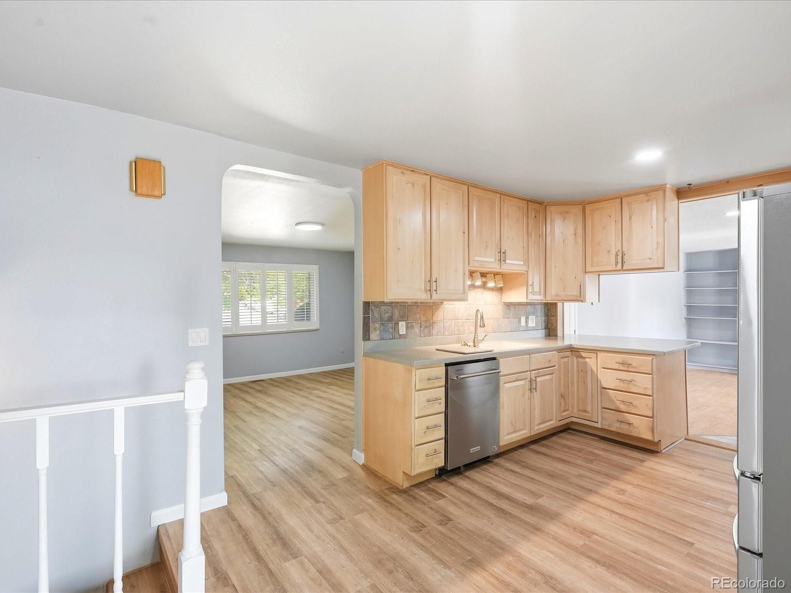 MLS Image #11 for 893 s oswego court,aurora, Colorado